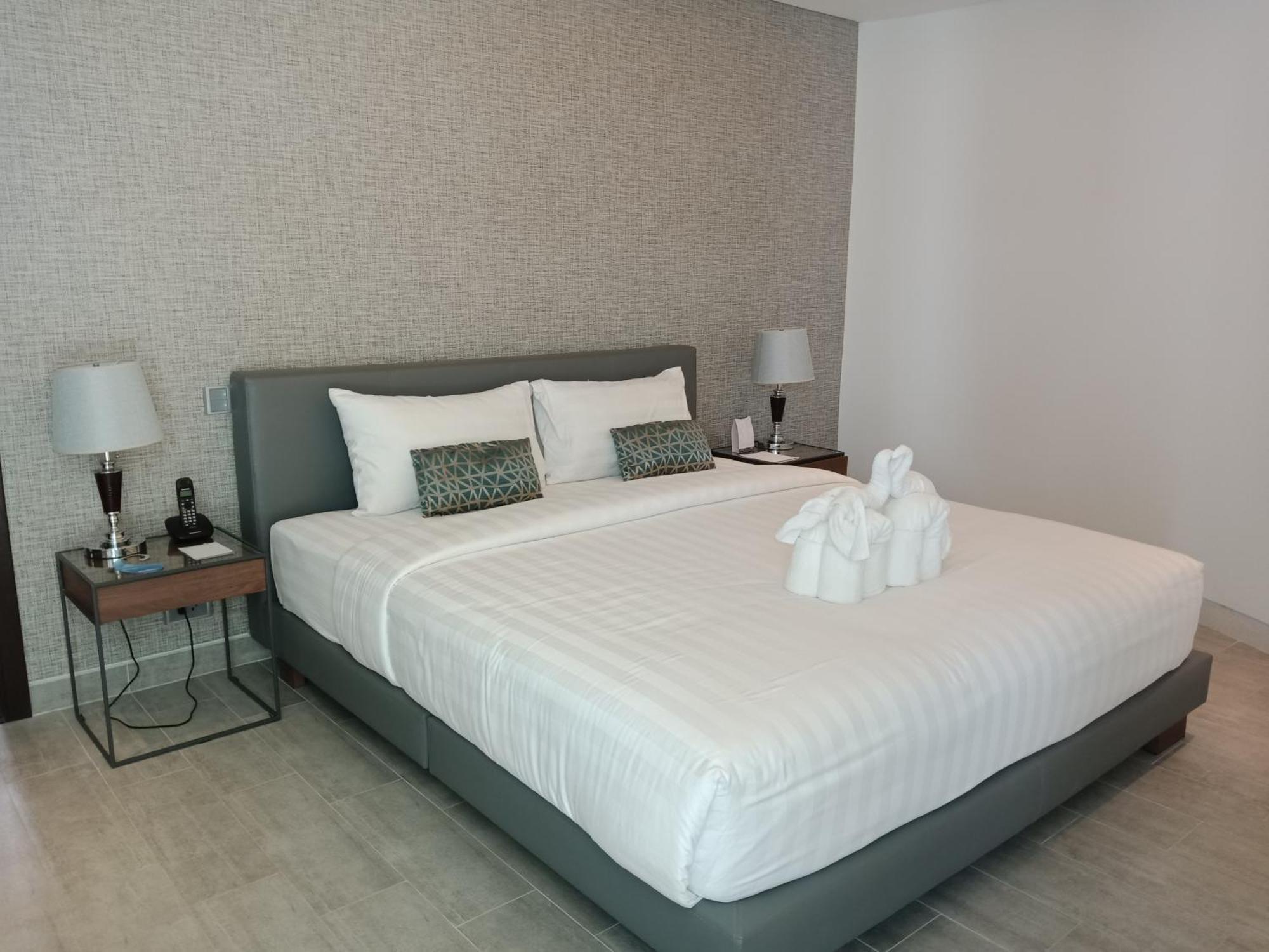 Lets Phuket Twin Sands Resort & Spa Patong Exterior photo